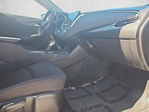 Used 2021 Chevrolet Malibu LT image 22