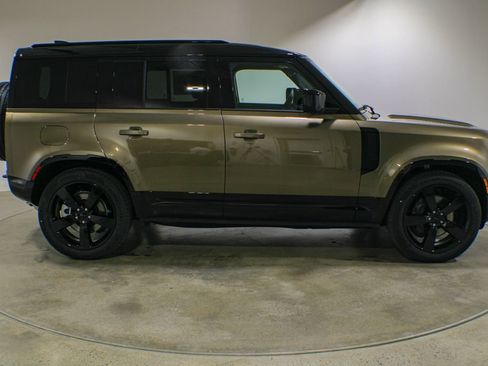 New 2026 Land Rover Defender 110 X-Dynamic SE AWD/4WD image 6