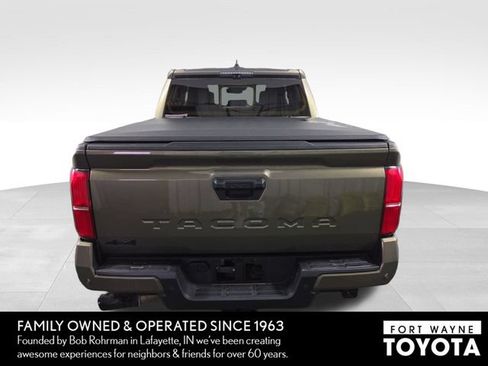 Used 2024 Toyota Tacoma TRD Off-Road w/ TRD Off Road Premium Package AWD/4WD image 8