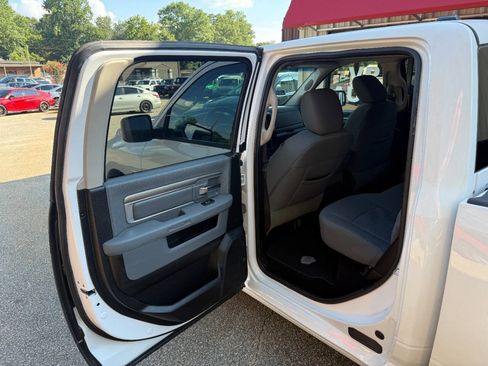 Used 2013 RAM 1500 Classic SLT w/ Protection Group AWD/4WD image 12