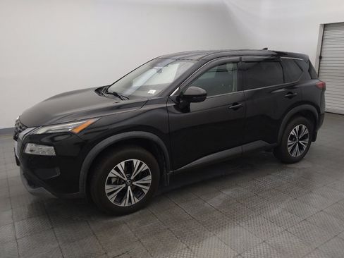 Used 2021 Nissan Rogue SV FWD image 2