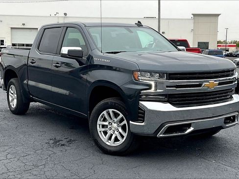 Used 2021 Chevrolet Silverado 1500 LT image 38