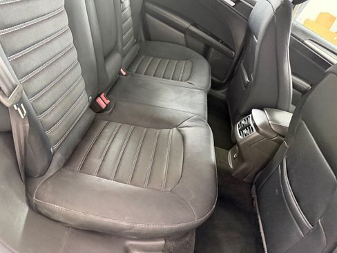 Used 2013 Ford Fusion SE FWD image 17