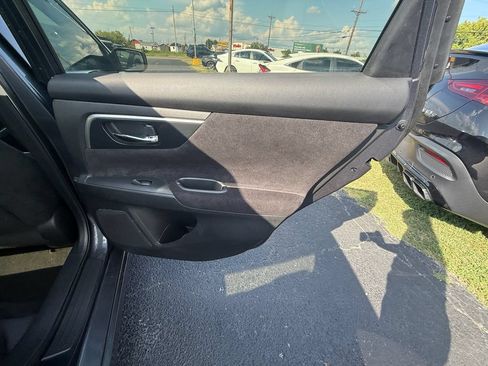Used 2013 Nissan Altima 2.5 S FWD image 19