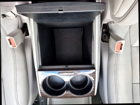 Used 2015 Toyota Sienna XLE FWD image 38