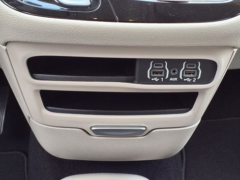 Used 2021 Chrysler Pacifica Touring-L FWD image 19