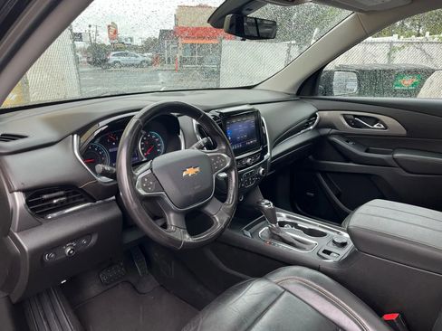 Used 2020 Chevrolet Traverse LT w/ LT Premium Package image 10