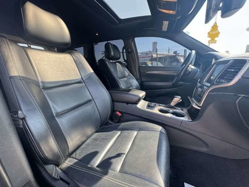Used 2017 Jeep Grand Cherokee Limited image 25