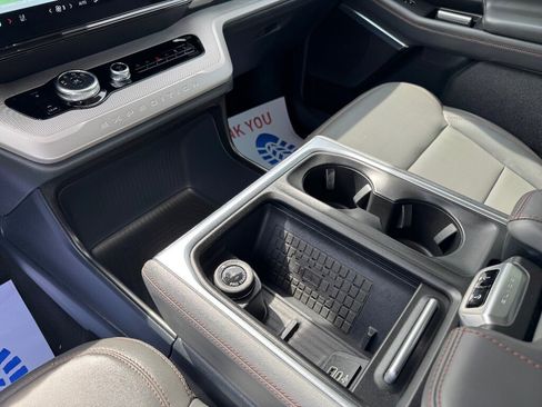 Used 2025 Ford Expedition Max Active image 21