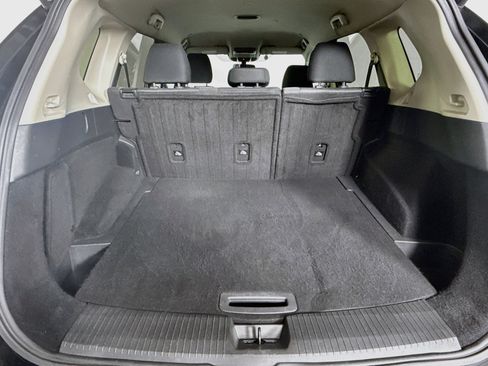 Used 2024 Nissan Rogue SV FWD image 31