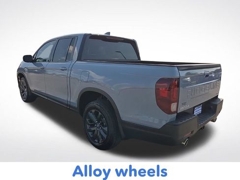 Used 2025 Honda Ridgeline Sport image 7