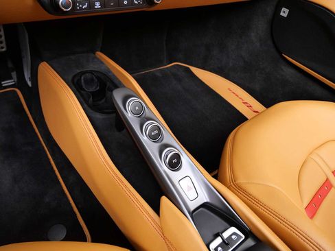 Certified 2021 Ferrari F8 Tributo RWD image 23