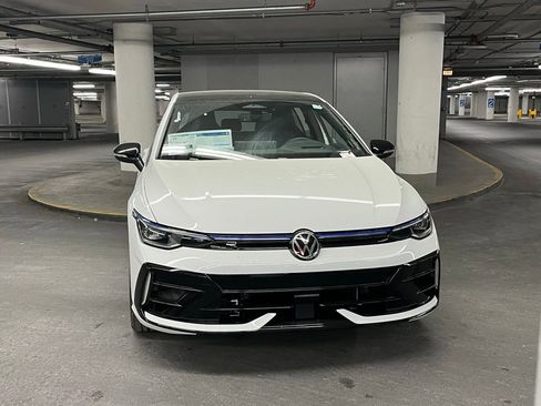 New 2026 Volkswagen Golf 2.0T image 32