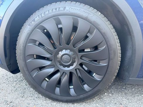 Used 2021 Tesla Model Y Long Range AWD/4WD image 19