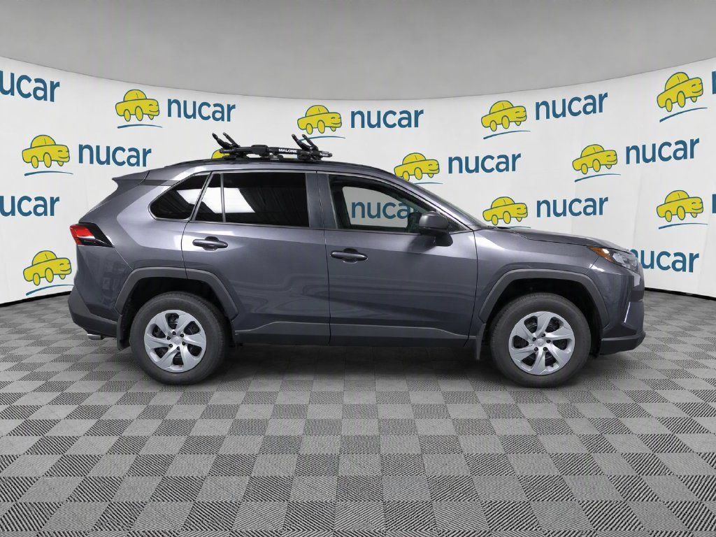 Used 2021 Toyota RAV4 LE AWD/4WD image 8