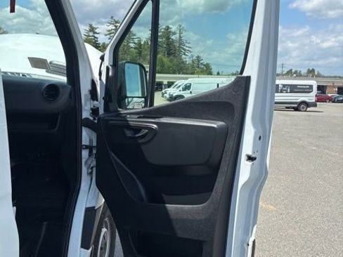 Used 2023 Mercedes-Benz Sprinter 2500 image 19