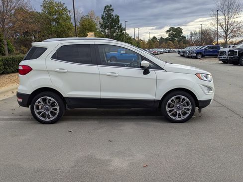 Used 2021 Ford EcoSport Titanium image 3