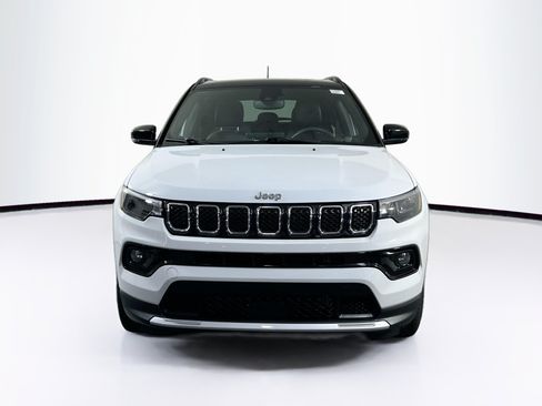 Used 2023 Jeep Compass Limited w/ Sun and Sound Group AWD/4WD image 2