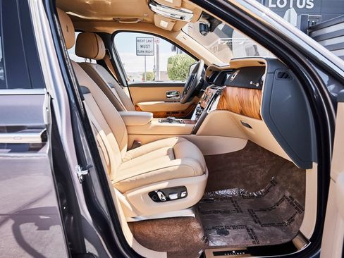 Used 2020 Rolls-Royce Cullinan AWD/4WD image 17