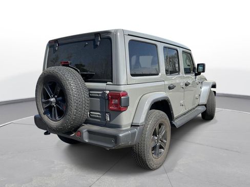 Used 2022 Jeep Wrangler Unlimited Sahara image 6