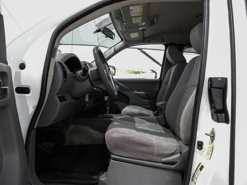 Used 2018 Nissan Frontier S RWD image 3