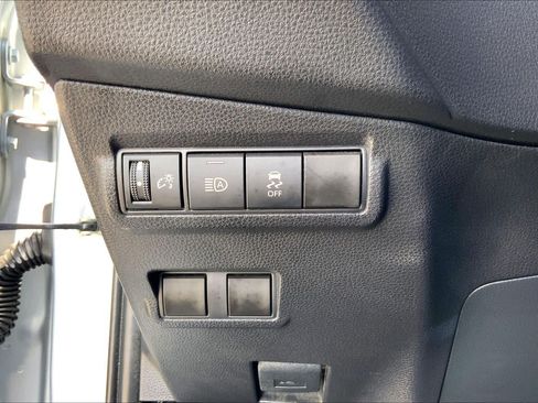 Certified 2026 Toyota Corolla Cross LE FWD image 33