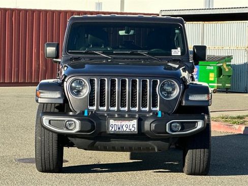 Used 2023 Jeep Wrangler Unlimited Sahara w/ Cold Weather Group image 9