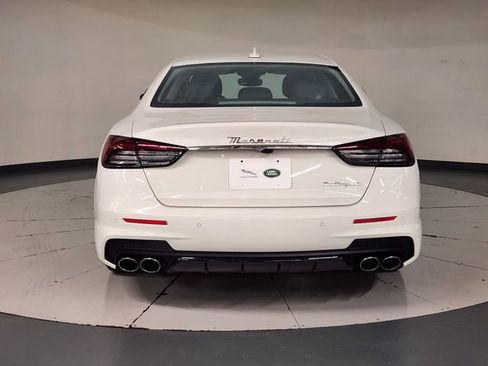 Used 2022 Maserati Quattroporte Modena RWD image 10