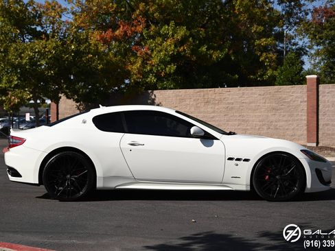 Used 2016 Maserati GranTurismo Sport image 10