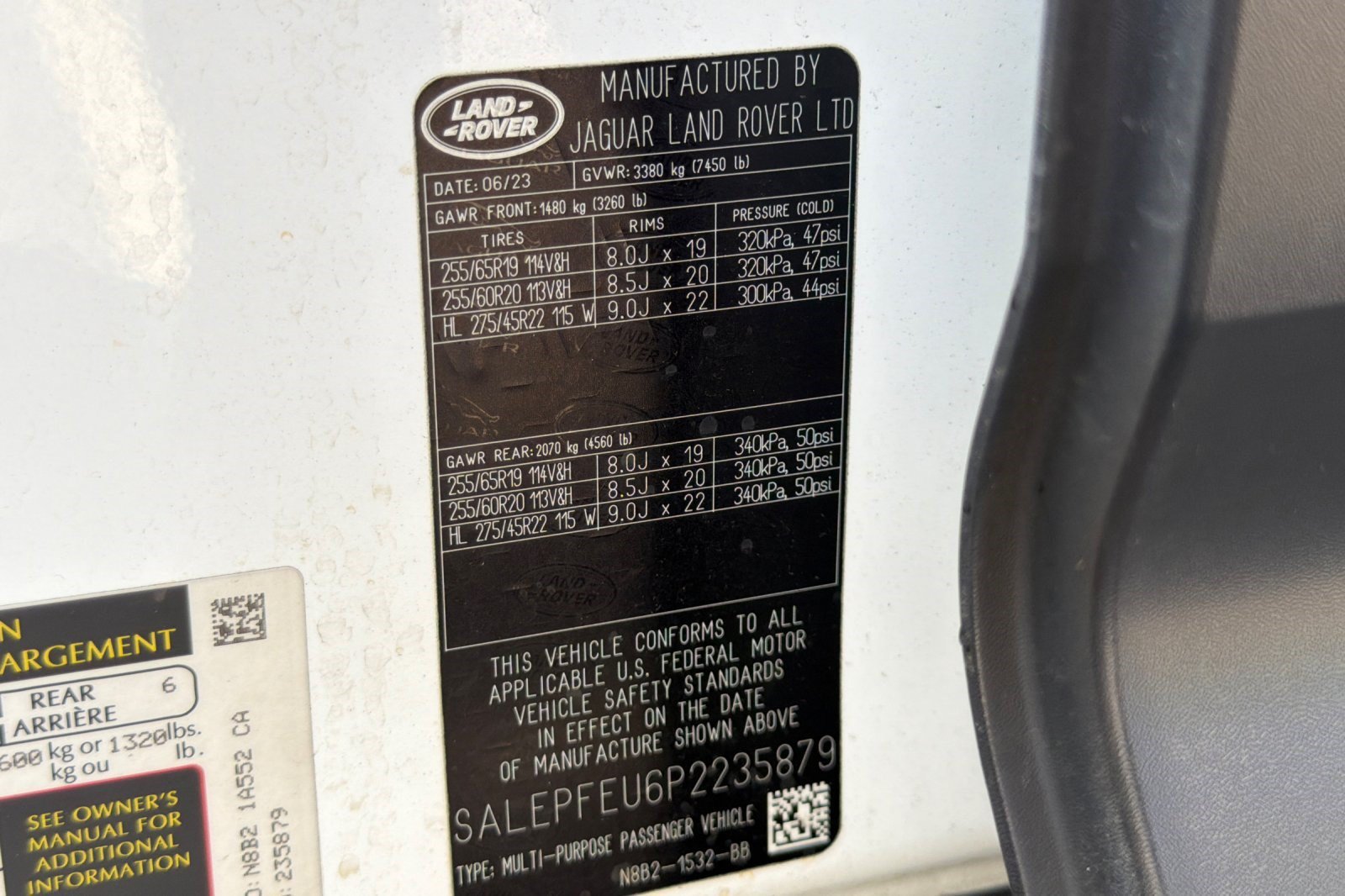 Used 2023 Land Rover Defender 130 SE AWD/4WD image 28