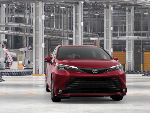 New 2026 Toyota Sienna XLE image 16