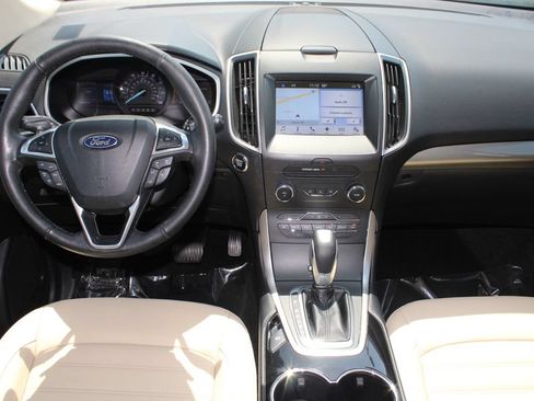 Used 2017 Ford Edge SEL w/ Equipment Group 201A FWD image 16