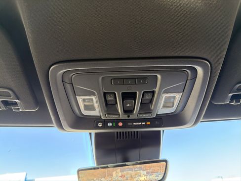 Used 2024 GMC Sierra 2500 AT4 w/ AT4 Premium Plus Package image 19