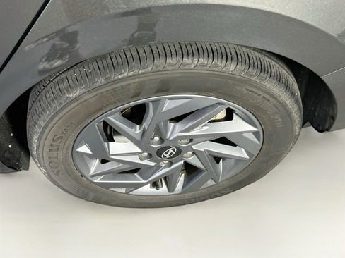 Used 2024 Hyundai Elantra SEL image 29