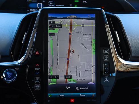 Used 2018 Toyota Prius Prime Premium image 7