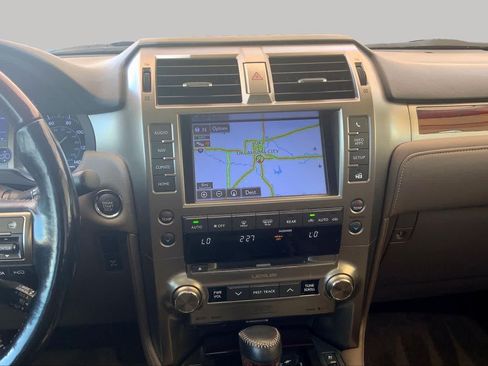 Used 2016 Lexus GX 460 Luxury AWD/4WD image 7