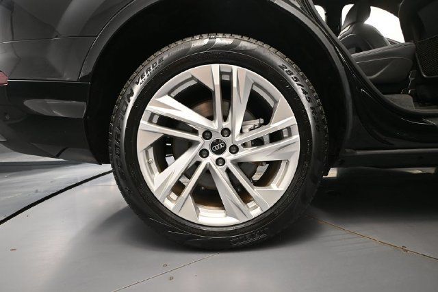 Used 2022 Audi Q7 3.0T Premium Plus AWD/4WD image 11