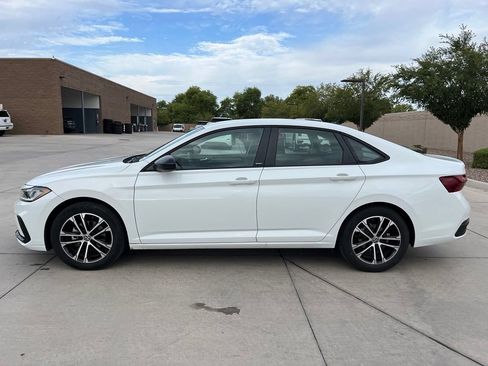 Used 2025 Volkswagen Jetta Sport FWD image 10