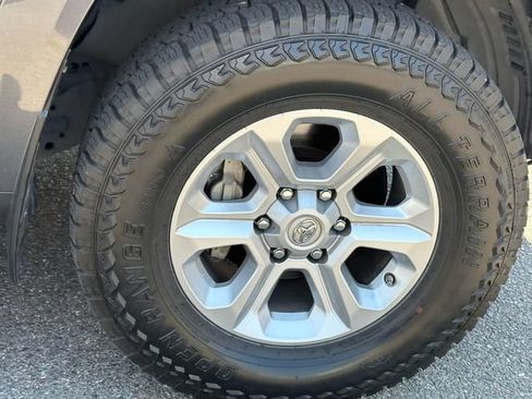 Used 2017 Toyota 4Runner SR5 Premium AWD/4WD image 15