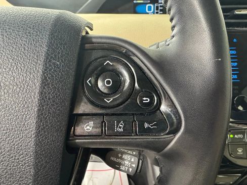 Used 2019 Toyota Prius XLE image 17