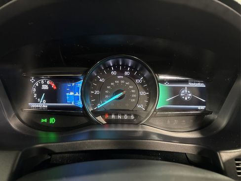 Used 2017 Ford Explorer XLT w/ Equipment Group 202A image 23