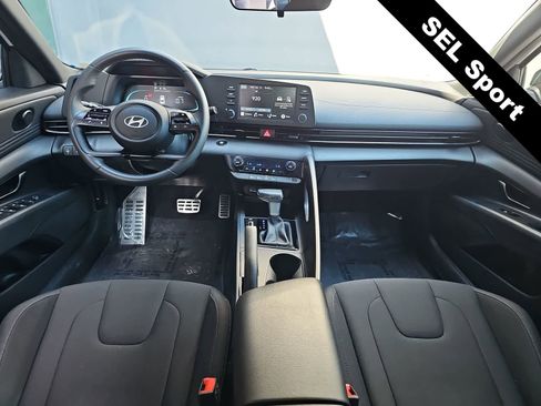 Used 2025 Hyundai Elantra Sport FWD image 14