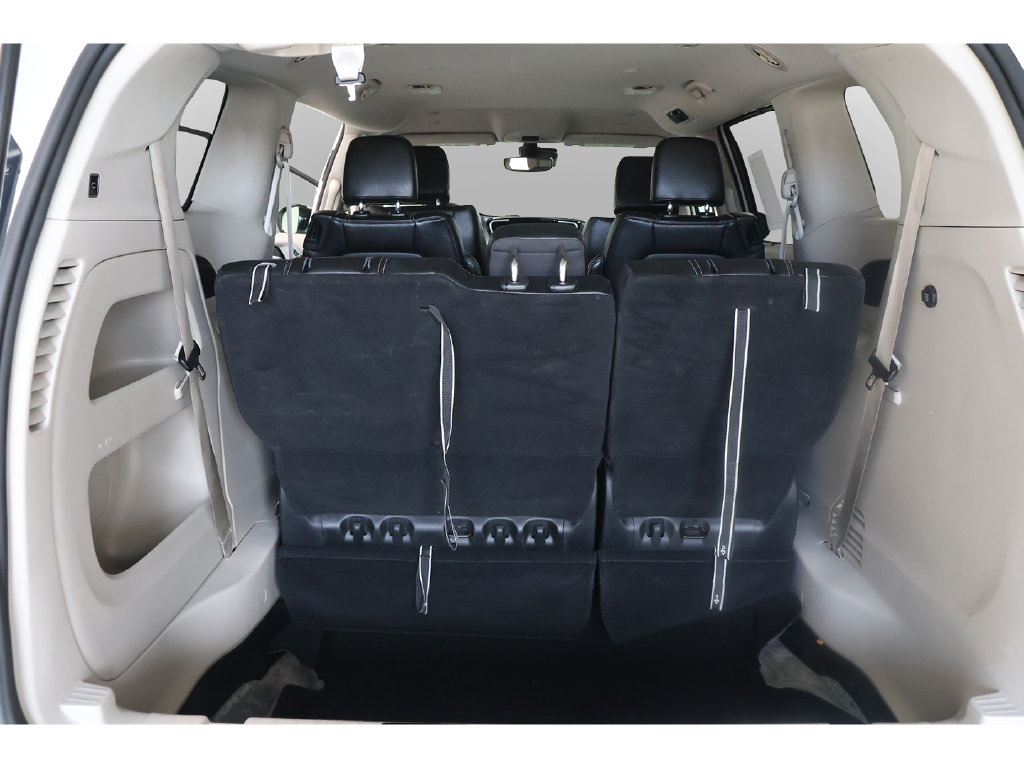 Used 2024 Chrysler Pacifica Touring-L FWD image 33