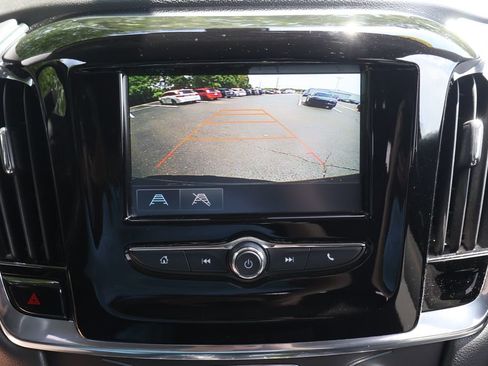 Used 2018 Chevrolet Traverse LS FWD image 16