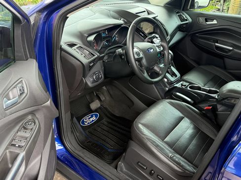 Used 2014 Ford Escape Titanium w/ Equipment Group 401A FWD image 9