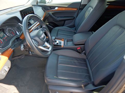 Certified 2022 Audi Q5 2.0T Premium w/ Convenience Package image 9