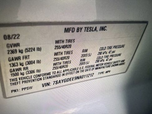 Used 2022 Tesla Model Y Long Range image 10