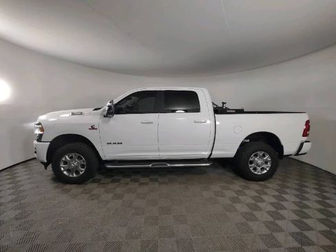 Used 2023 RAM 2500 Laramie AWD/4WD image 2