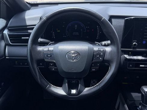 Used 2025 Toyota Camry SE w/ Convenience Package FWD image 14