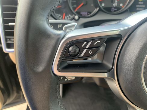 Used 2018 Porsche Cayenne Platinum Edition AWD/4WD image 20